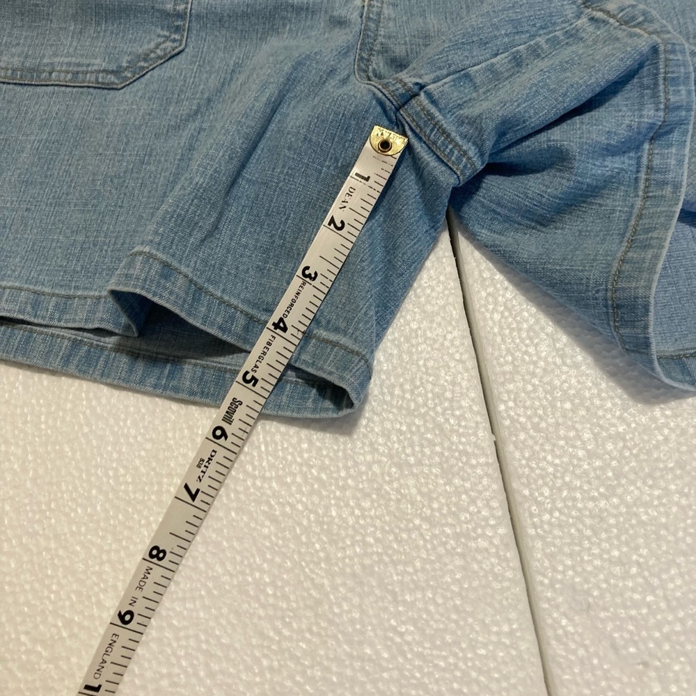 Gloria Vanderbilt women jean shorts Size 12 NWT - Picture 4 of 10